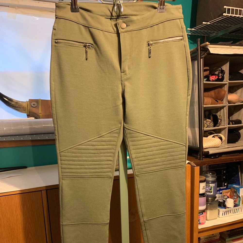 Green skinny pant